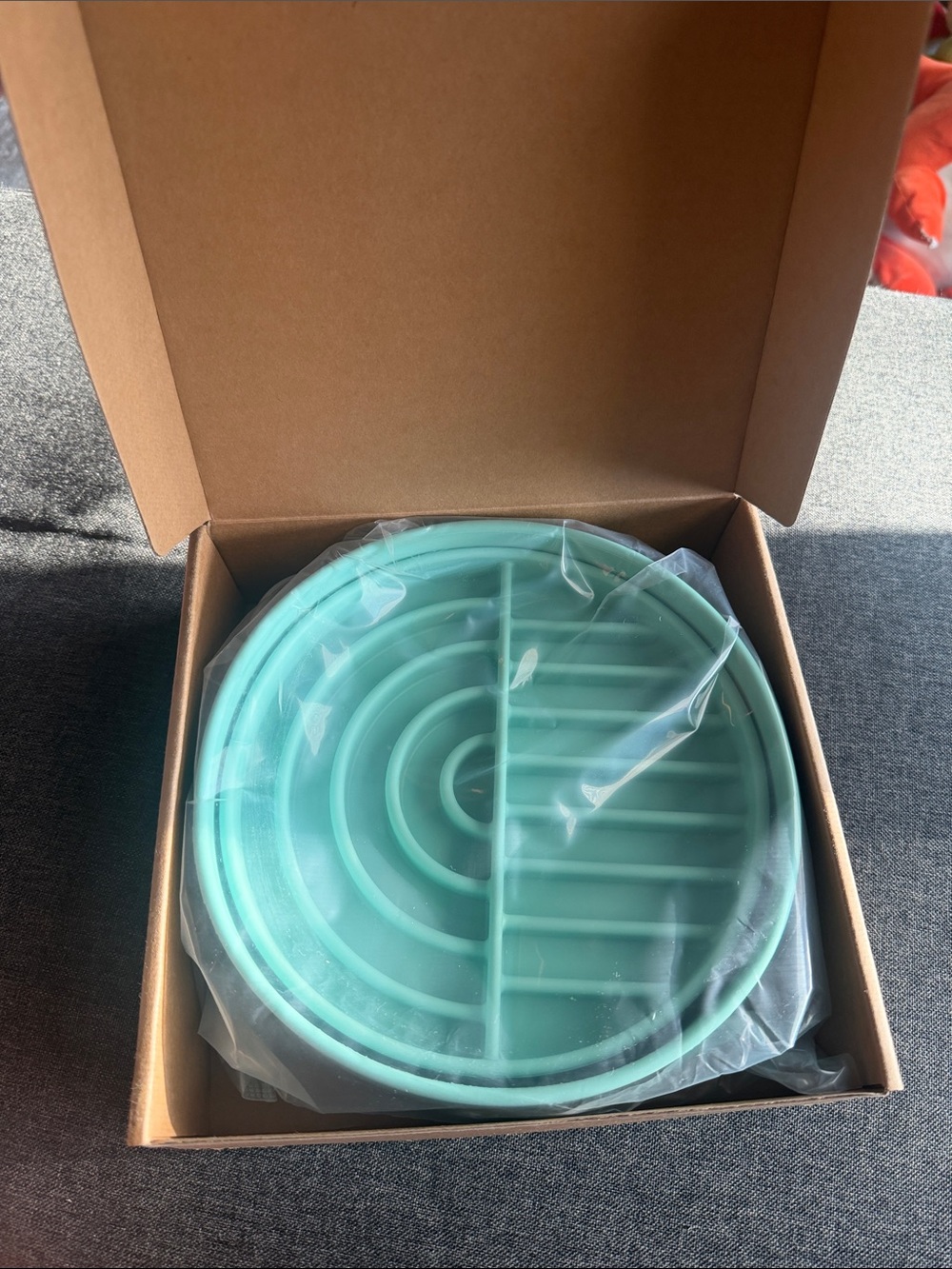 Silicone Round Pet Slow Feeder - Mint Green